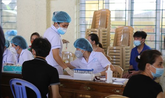 BCĐ phòng chống dịch bệnh tỉnh Lào Cai đang khẩn trương tìm người đến 5 địa điểm ca nghi nhiễm COVID-19 từng ghé qua. Ảnh: BLC