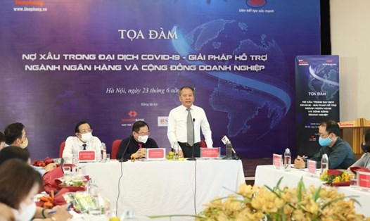 Ông Đoàn Văn Thắng – Tổng Giám đốc Công ty TNHH MTV quản lý tài sản của các tổ chức tín dụng Việt Nam - VAMC, trao đổi tại buổi tọa đàm.  Ảnh TL