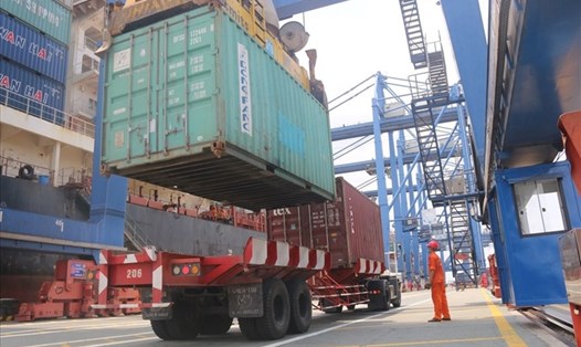 TPHCM thu phí hạ tầng cảng biển cao nhất là 4,4 triệu đồng/container.  Ảnh: Anh Tú