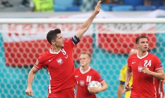 Lewandowski có lời chia tay đẹp với EURO 2020. Ảnh: AFP.