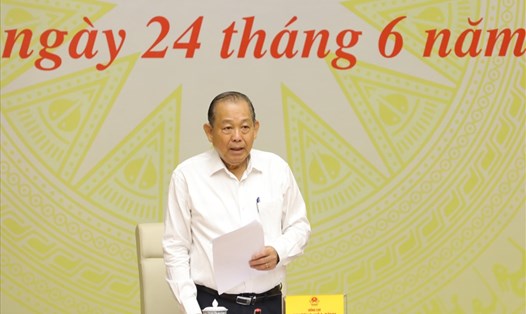 Phó Thủ tướng Thường trực Trương Hoà Bình chủ trì cuộc họp. Ảnh: VGP/Lê Sơn.