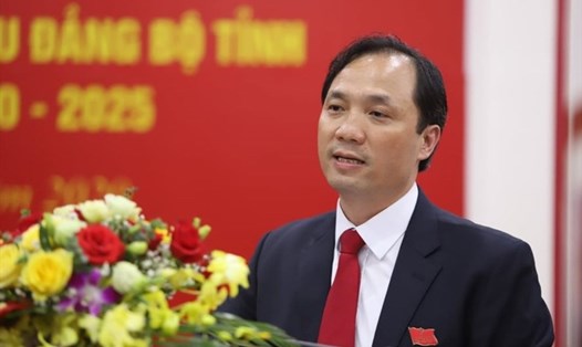 Ông Hoàng Trung Dũng được bầu làm Chủ tịch HĐND tỉnh Hà Tĩnh nhiệm kỳ 2021 - 2026 với 100% phiếu bầu. Ảnh: TT.