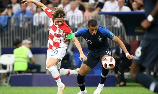 Tuyển Pháp (áo xanh) vô địch World Cup 2018 nhưng hành trình để chinh phục vô địch EURO 2020 sẽ rất khó khăn khi họ rơi vào nhánh đấu có Bỉ, Bồ Đào Nha, Italia và Tây Ban Nha. Ảnh: AFP.