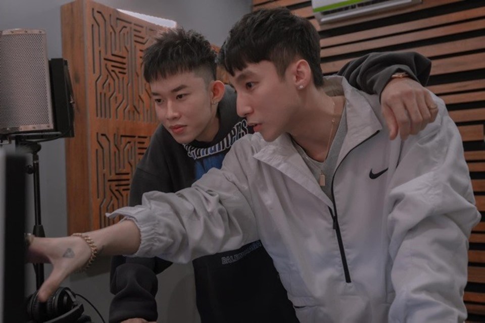 Kay Trần và Sơn Tùng M-TP. Ảnh: POPS. Kay Trần và Sơn Tùng M-TP. Ảnh: POPS.