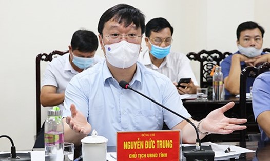 Chủ tịch UBND tỉnh Nguyễn Đức Trung trả lời kiến nghị của công dân tại phiên tiếp công dân tháng 6/2021. Ảnh: Phan Quỳnh