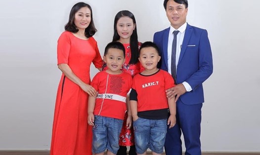 Gia đình anh Nguyễn Hữu Hải- giáo viên Trường THCS Tào Sơn, huyện Anh Sơn (Nghệ An) được Tổng LĐLĐ Việt Nam công nhận là gia đình CNVCLĐ tiêu biểu giai đoạn 2016-2020. Ảnh: PL
