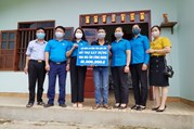 LĐLĐ tỉnh Lạng Sơn trao hỗ trợ 40 triệu đồng tới đoàn viên khó khăn