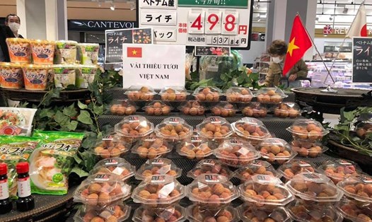 Vải Việt Nam xuất khẩu sang Nhật Bản được bán tại các siêu thị. Ảnh: Thương vụ Việt Nam tại Nhật Bản