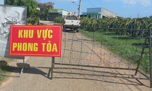 Bình Thuận tạm phong tỏa khu nhà trọ ở xã Mương Mán. Ảnh: P.N.