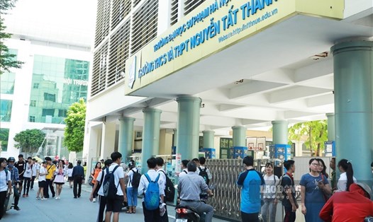 Trường THCS&THPT Nguyễn Tất Thành đã công bố điểm chuẩn lớp 10 năm học 2021-2022.