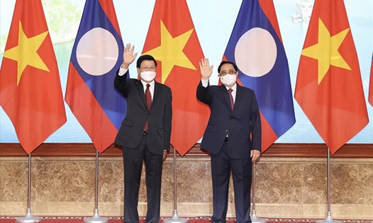 Thủ tướng Phạm Minh Chính và Tổng Bí thư, Chủ tịch nước Lào Thongloun Sisoulith. Ảnh: Bộ Ngoại giao