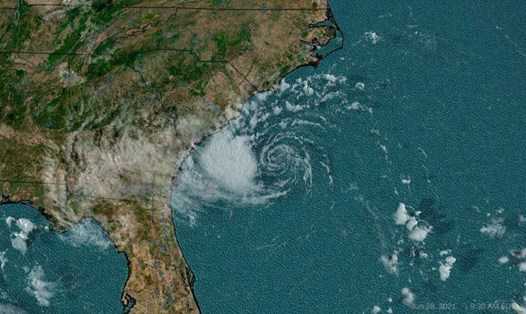 Cơn bão Danny hình thành ngoài khơi bờ biển Nam Carolina và Georgia. Ảnh: NHC