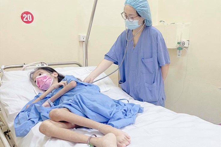 Nữ bệnh nhân 19 tuổi nặng 18kg mắc nhiều bệnh được cứu sống