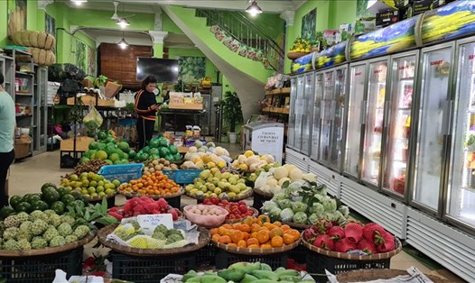 Nhóm lương thực, thực phẩm giảm đã kìm mức tăng chỉ số giá tiêu dùng trong 6 tháng đầu năm 2021. Ảnh: Vũ Long