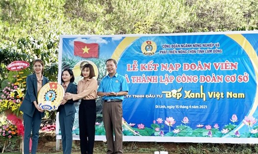 Lâm Đồng tăng cường kết nạp đoàn viên, thành lập CĐCS. Ảnh: Hồng Ngọc (chụp trước ngày 27.4.2021)