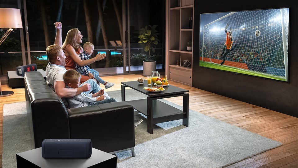 Sở hữu công nghệ tấm nền tiên tiến cùng bộ xử lý thế hệ mới, LG OLED evo mang đến trải nghiệm điện ảnh, game và thể thao đỉnh cao. Sở hữu công nghệ tấm nền tiên tiến cùng bộ xử lý thế hệ mới, LG OLED evo mang đến trải nghiệm điện ảnh, game và thể thao đỉnh cao.
