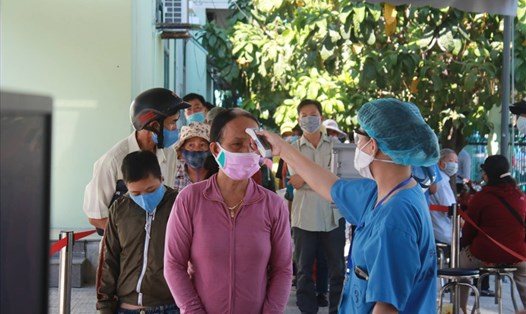 Bệnh viện Đà Nẵng cách ly một khoa, xét nghiệm 32 F1 âm tính SARS-CoV-2. Ảnh minh hoạ: TT