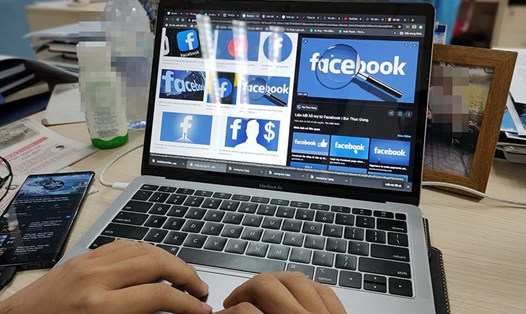 Nhóm cá nhân tại Việt nam bị Facebook khởi kiện vì liên quan tới việc chiếm dụng tài  khoản để quảng cáo trái phép hơn 36 triệu USD. Ảnh minh họa: Thế Lâm.