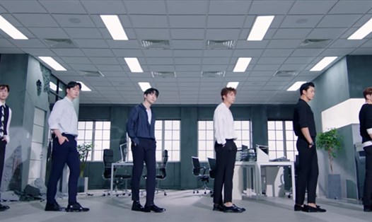 Hình ảnh của 2PM trong MV mới. Ảnh: MV.