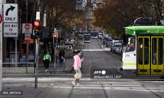 Thành phố Melbourne ở Australia đã phải gia hạn phong tỏa thêm một tuần cho đến ngày 10.6 do sự tấn công của biến thể Kappa từ Ấn Độ. Ảnh: AFP
