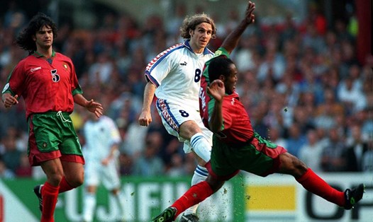 Karel Poborsky và khoảnh khắc để đời trên hành trình cùng đội tuyển CH Séc vào đến chung kết EURO 1996. Ảnh: UEFA