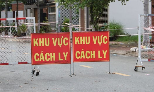 Một khu vực cách ly, tạm phong tỏa  tại thành phố Thủ Dầu Một, tỉnh Bình Dương. Ảnh: Đình Trọng