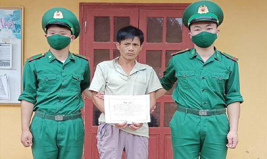 Đối tượng Lê Văn Minh bị bắt giữ về hành vi tàng trữ trái phép chất ma túy. Ảnh: BCB.