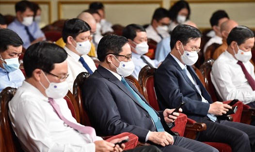Thủ tướng Phạm Minh Chính nhắn tin ủng hộ cho Quỹ vaccine phòng chống COVID-19 của Chính phủ thông qua cổng 1400. Ảnh: Hải Nguyễn