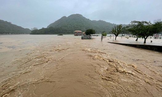 Công viên Dahu ở quận Neihu của Đài Bắc bị ngập hoàn toàn do bão Choi-wan. Ảnh CNA/Taipei City Government
