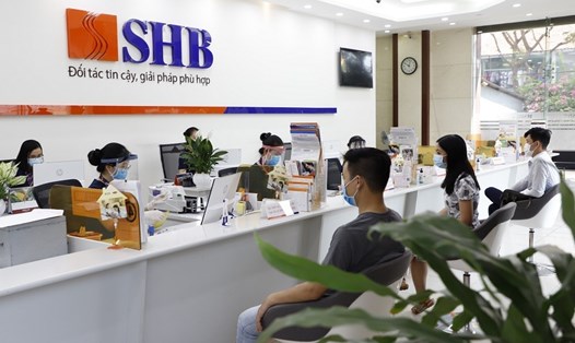 SHB sẽ miễn hoàn toàn phí chuyển khoản cho giao dịch chuyển tiền ủng hộ tới các tài khoản của Quỹ vaccine phòng COVID-19. Ảnh: SHB