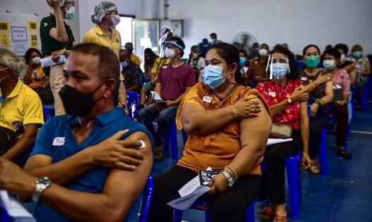 Một điểm tiêm chủng vaccine AstraZeneca ở Thái Lan. Ảnh: AFP