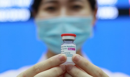 Việt Nam đang sử dụng vaccine COVID-19 của AstraZeneca để tiêm chủng cho các đối tượng nguy cơ cao. Ảnh: Hải Nguyễn