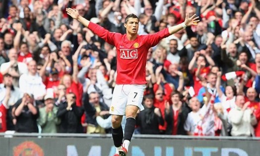 Ronaldo khi còn khoác áo MU. Ảnh: AFP