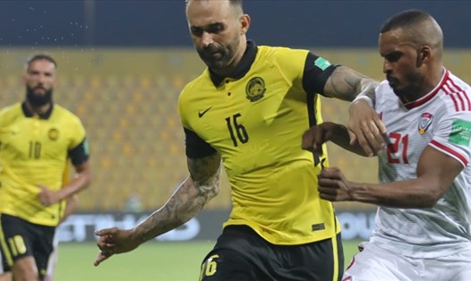 Tiền đạo De Paula của Malaysia (số 16) đối mặt với nhiều chỉ trích sau trận thua UAE 0-4. Ảnh: AFC