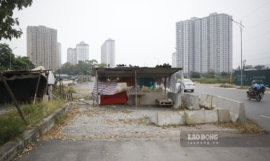 Hà Nội dừng hàng loạt dự án BT của nhiều "ông lớn" bất động sản. Trong ảnh: Đoạn đại lộ Chu Văn An được xây dựng theo hình thức BT nhưng chưa hoàn thành. Ảnh: Trần Vương