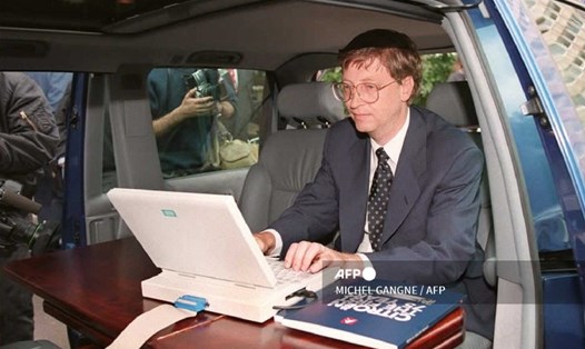 Hình ảnh tỉ phú Bill Gates khi đó đang là Chủ tịch Microsoft hồi năm 1995. Ảnh: AFP