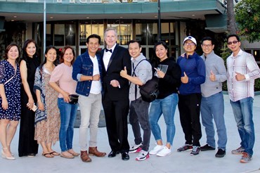 Ngài thị trưởng California - Mỹ dành lời khen ngợi phim của Lật mặt: 48h của Lý Hải. Ảnh: ĐPCC.