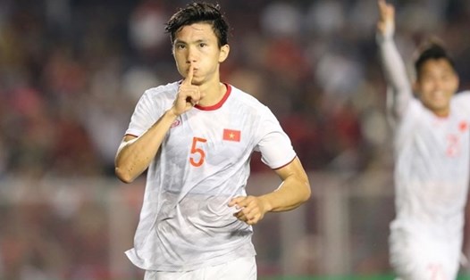 Đoàn Văn Hậu là cầu thủ trụ cột của tuyển Việt Nam vài năm qua nhưng vẫn đủ tuổi để thi đấu vòng loại U23 Châu Á. Ảnh: D.P.