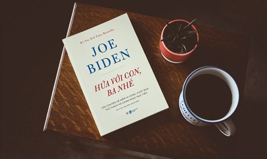 "Hứa với con, Ba nhé" - một cuốn sách đặc biệt từ Tổng thống Mỹ - Joe Biden. Ảnh: Tân Việt