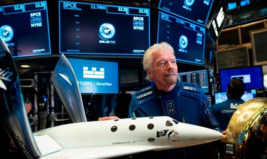 Tỉ phú Anh Richard Branson dự kiến có chuyến bay vào vũ trụ ngày 11.7. Ảnh: Virgin Galactic