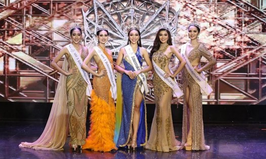 Các thí sinh dự thi hoa hậu Miss Grand Samut Sakhon ở Bangkok, Thái Lan ngày 27.6.2021. Ảnh: AFP
