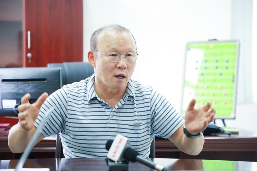 Huấn luyện viên Park Hang-seo về thăm gia đình ở Hàn Quốc. Ảnh: Văn Thắng