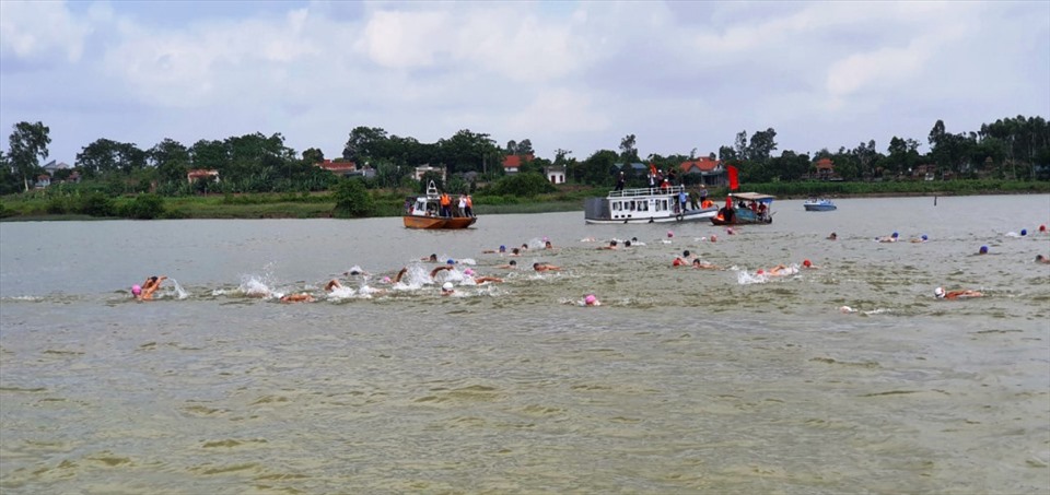 Hội bơi vượt sông truyền thống Bạch Đằng lần thứ 44 tại Quảng Ninh sẽ phải hoãn lại để phòng chống dịch COVID-19. Ảnh: Mai Linh