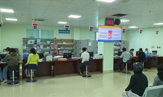 BHXH tỉnh Khánh Hòa đề nghị các tổ chức, cá nhân tăng cường giao dịch điện tử trong lĩnh vực BHXH. Ảnh: Thu Cúc
