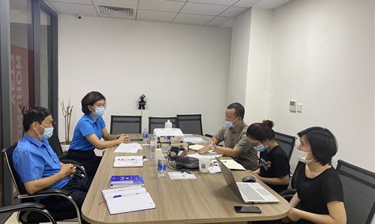 LĐLĐ quận Tây Hồ (Hà Nội) hướng dẫn Công đoàn cơ sở Công ty Cổ phần BC Concept hoạt động. Ảnh: LĐQ