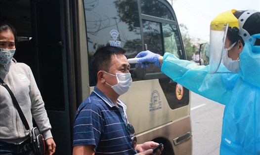 Xét nghiệm âm tính, bà con Đà Nẵng tại TPHCM được hỗ trợ xe miễn phí về quê. Ảnh minh hoạ: TT