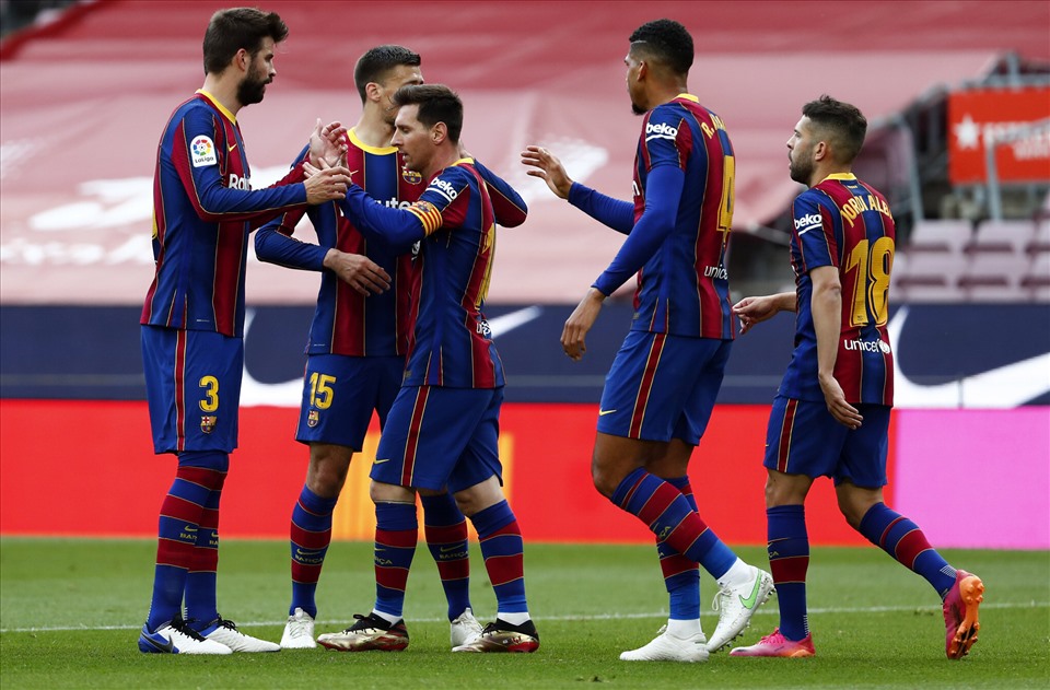 Ký hợp đồng mới với Lionel Messi sẽ mở ra cho Barcelona một loạt nhiệm vụ cần giải quyết. Ảnh: FC Barcelona