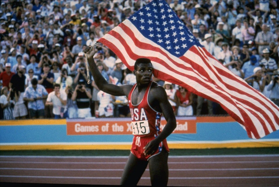 Carl Lewis là một trong những huyền thoại của làng Điền kinh thế giới. Ảnh: TL