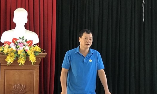 Ông Nguyễn Kỳ Sơn - Phó Chủ tịch Thường trực LĐLĐ tỉnh Nghệ An - phát biểu tại hội nghị. Ánh: TT