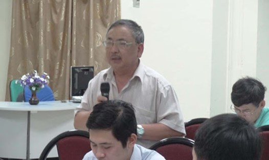 GS Nguyễn Ngọc Châu phát biểu tại Hội thảo nâng cao chuẩn xét GS, PGS ở Việt Nam do Tạp chí Tia Sáng tổ chức. Ảnh: NVCC
